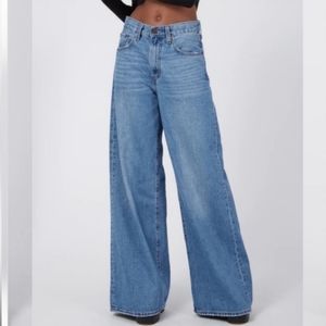 Levi XL Flood Jeans 26